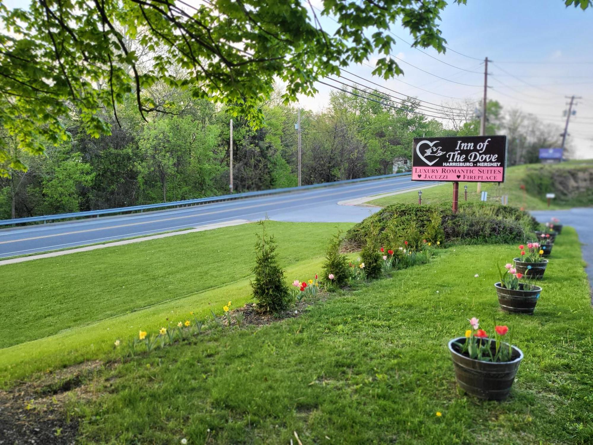 Inn Of The Dove - Romantic Luxury Suites With Jacuzzi & Fireplace At Harrisburg-Hershey-Philadelphia, Pa المظهر الخارجي الصورة