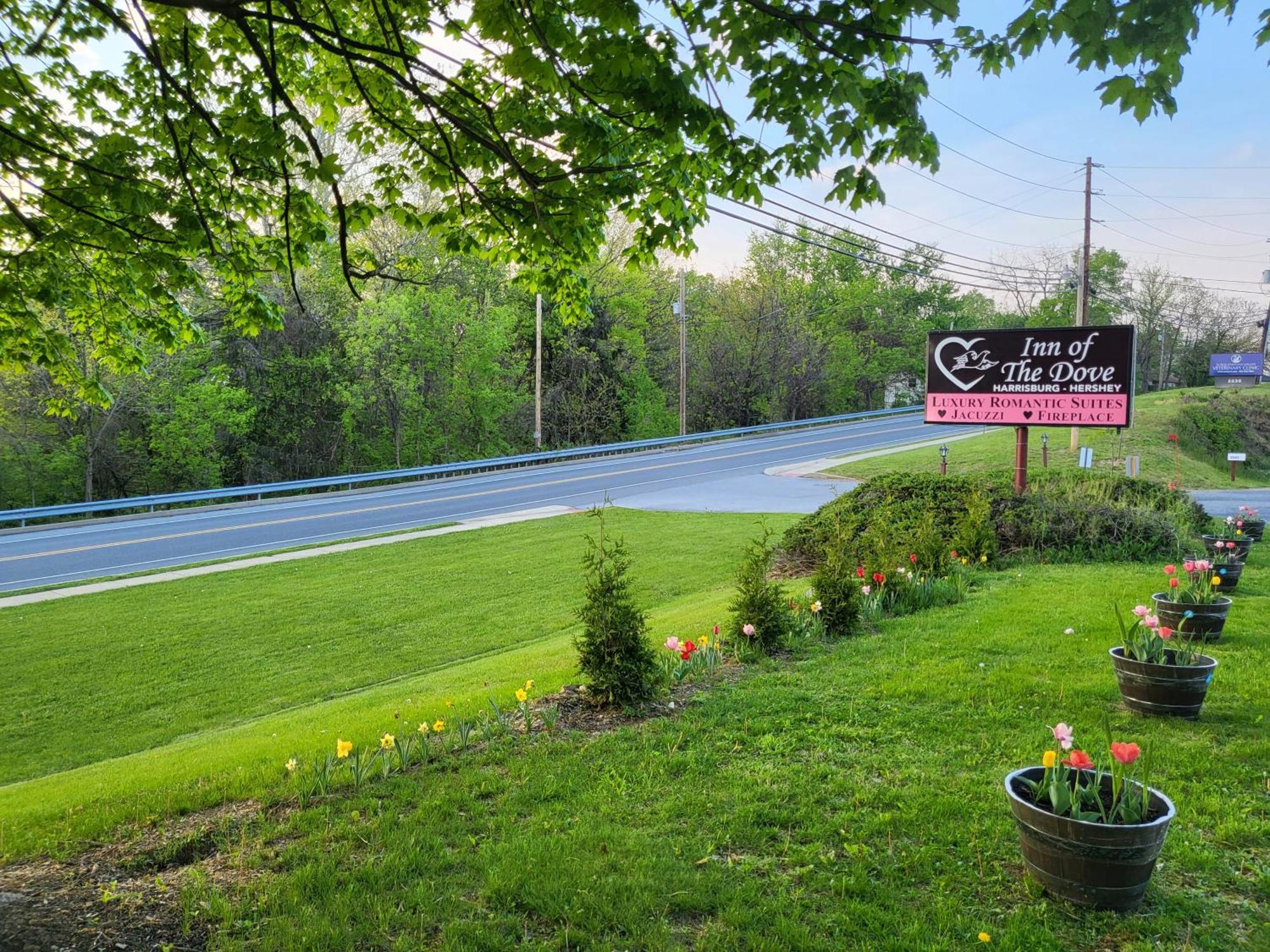 Inn Of The Dove - Romantic Luxury Suites With Jacuzzi & Fireplace At Harrisburg-Hershey-Philadelphia, Pa المظهر الخارجي الصورة