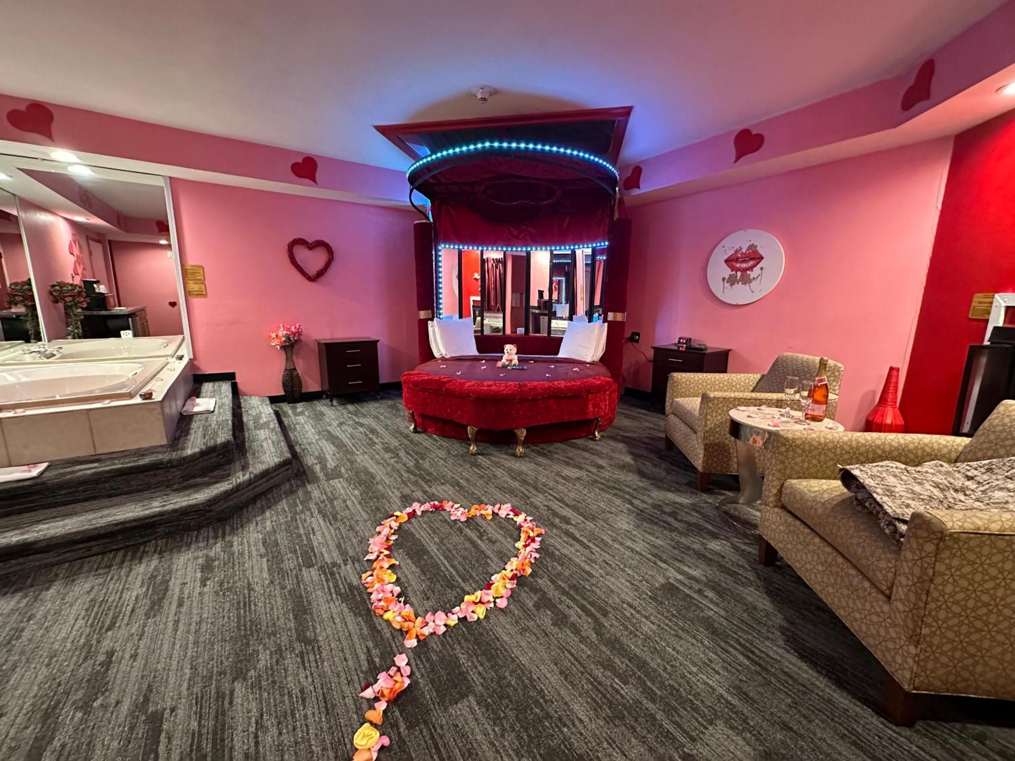 Inn Of The Dove - Romantic Luxury Suites With Jacuzzi & Fireplace At Harrisburg-Hershey-Philadelphia, Pa المظهر الخارجي الصورة