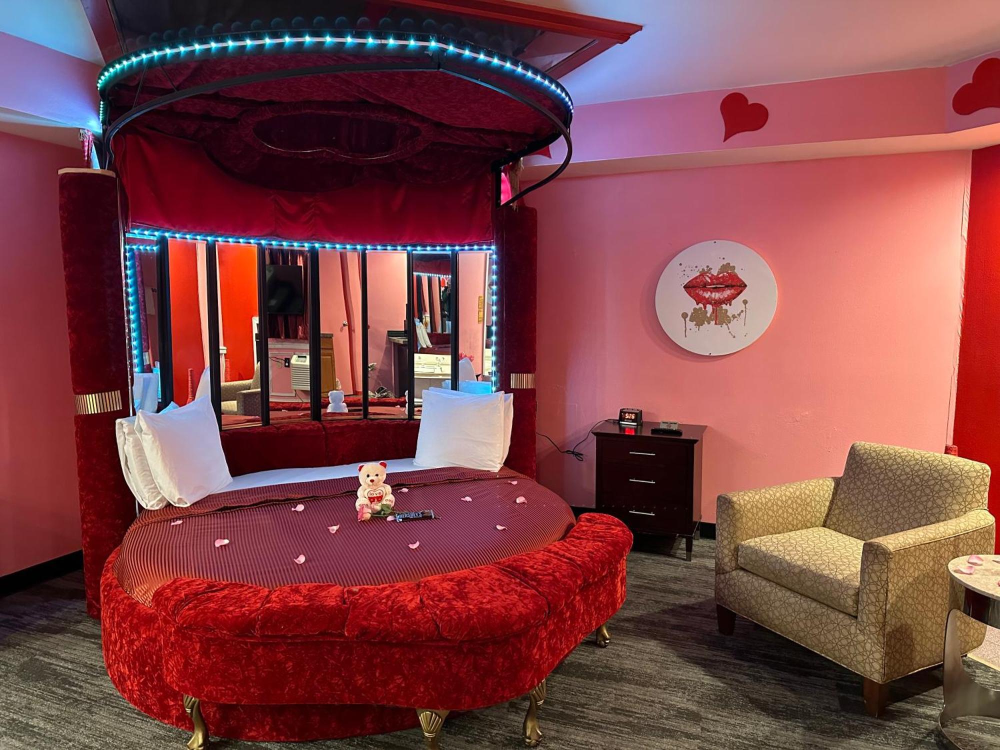 Inn Of The Dove - Romantic Luxury Suites With Jacuzzi & Fireplace At Harrisburg-Hershey-Philadelphia, Pa المظهر الخارجي الصورة