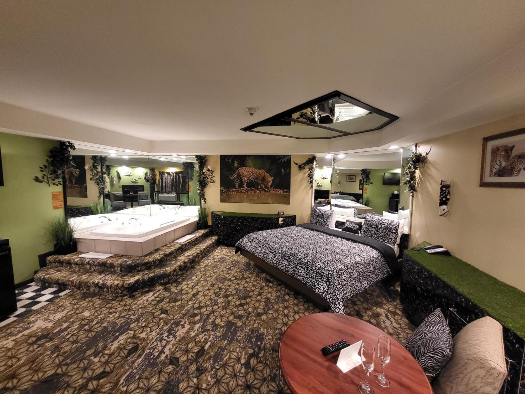 Inn Of The Dove - Romantic Luxury Suites With Jacuzzi & Fireplace At Harrisburg-Hershey-Philadelphia, Pa المظهر الخارجي الصورة
